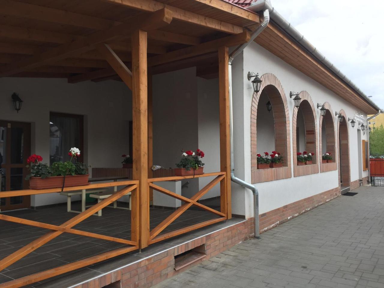 Pizza Tabor Apartman Miskolc Bagian luar foto