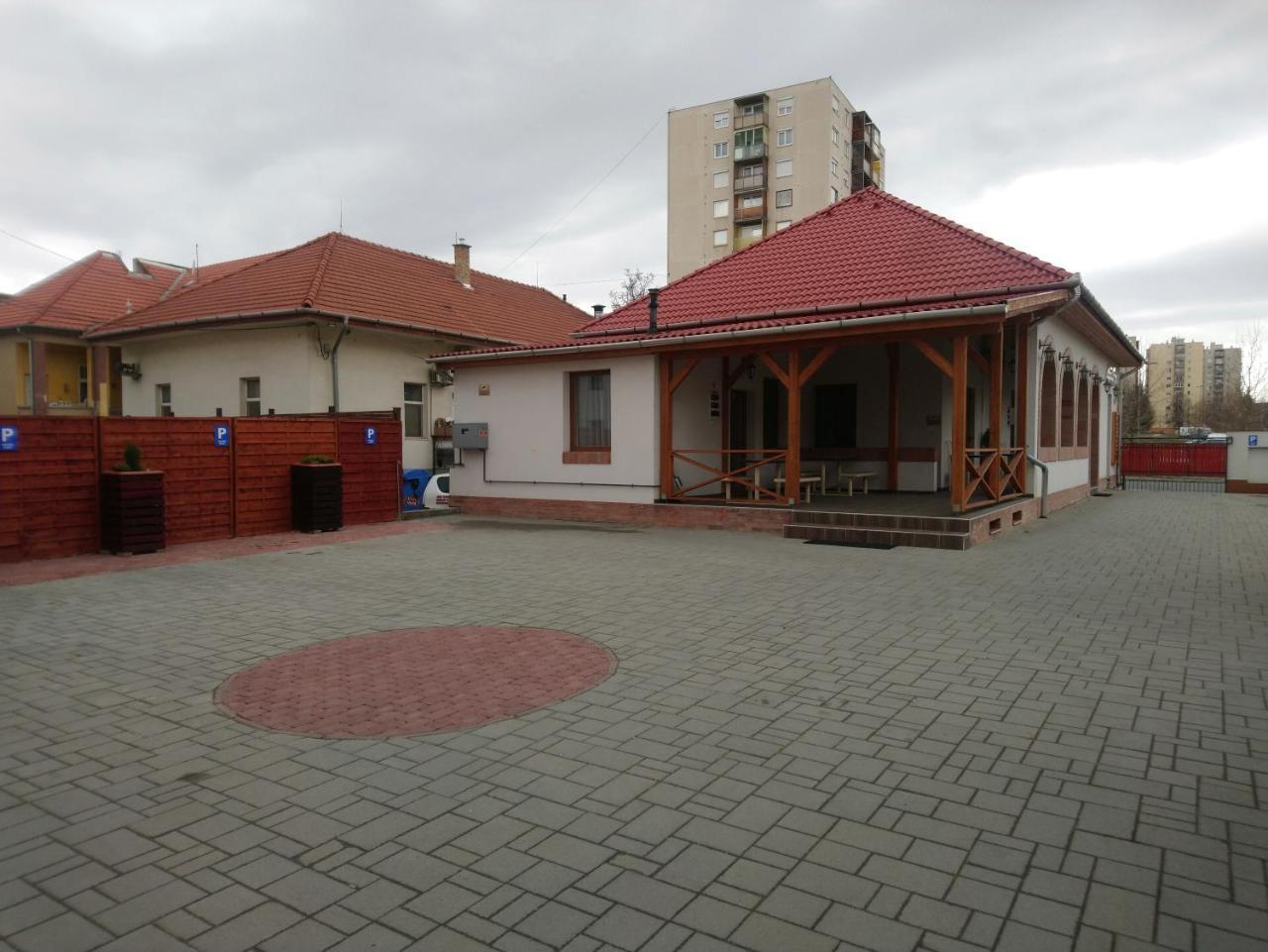 Pizza Tabor Apartman Miskolc Bagian luar foto