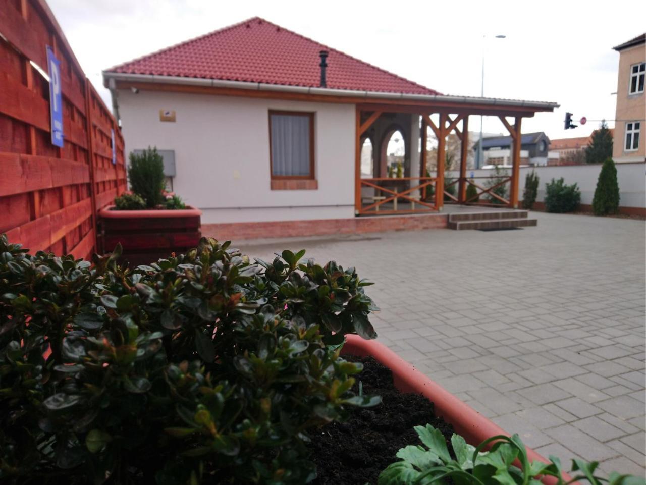Pizza Tabor Apartman Miskolc Bagian luar foto